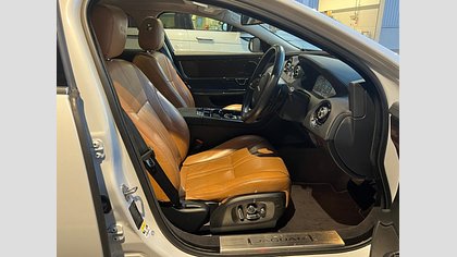 XJ 49