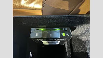 XJ 73