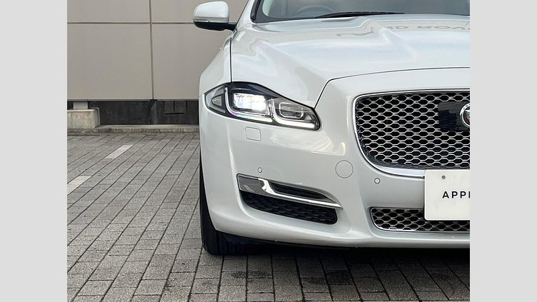 2016 認定中古車 Jaguar XJ Yulong White 3.0 litre V6 ガソリン PREMIUM LUXURY
