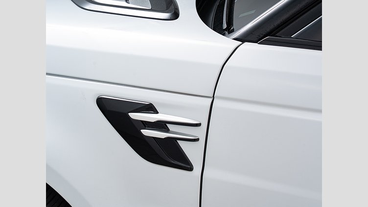 2022 認定中古車 Land Rover Range Rover Sport ユーロンホワイト INGENIUM 3.0L 6気筒ディーゼル MHEV 300PS HSE 3.0L MHEV