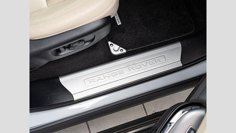 2022 認定中古車 Land Rover Range Rover Sport ユーロンホワイト INGENIUM 3.0L 6気筒ディーゼル MHEV 300PS HSE 3.0L MHEV