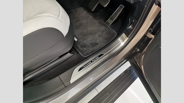 2023 認定中古車 Land Rover Range Rover Sport ランタオブロンズ 3.0リッター6気筒300PSターボチャージドディーゼルMHEV（オートマチック） DYNAMIC HSE