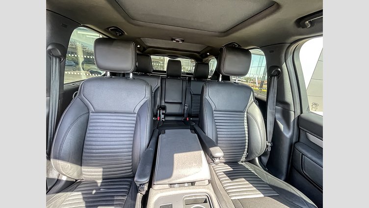 2023 Approved Land Rover Discovery Fuji White AWD Discovery D300 Dynamic SE