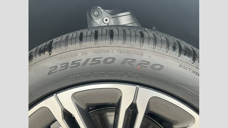 2025 認定中古車 Land Rover Range Rover Evoque オストゥーニパールホワイト プラグインハイブリッド（ガソリン） SWB DYNAMIC SE