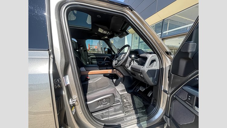 2022 Approved Land Rover Defender 110 Silicon Silver AWD D300 X