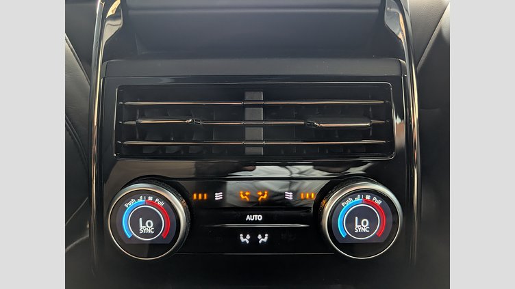 2023 認定中古車 Land Rover Range Rover Sport フジホワイト 3.0リッター6気筒300PSターボチャージドディーゼルMHEV（オートマチック） AUTOBIOGRAPHY