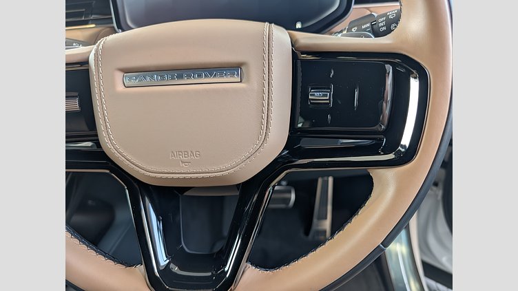 2023 認定中古車 Land Rover Range Rover Sport フジホワイト 3.0リッター6気筒300PSターボチャージドディーゼルMHEV（オートマチック） AUTOBIOGRAPHY