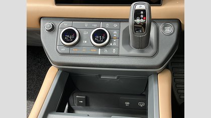 Defender 90 23