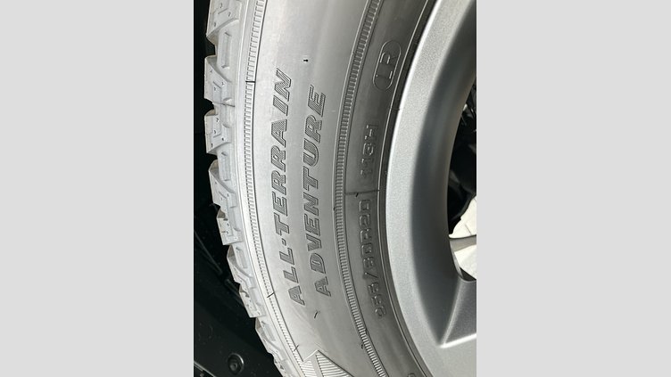 2025 認定中古車 Land Rover Defender 90 サントリーニブラック D350 ディーゼルマイルドハイブリッド X-Dynamic HSE