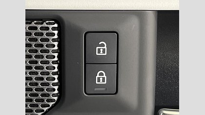 Defender 110 43