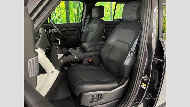 2023 認定中古車 Land Rover Defender 110 カルパチアングレイ D300 AWD（AT） X-DYNAMIC HSE
