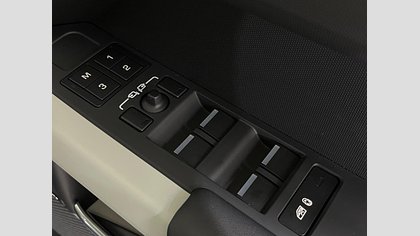 Defender 110 61