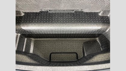 Range Rover Velar 64
