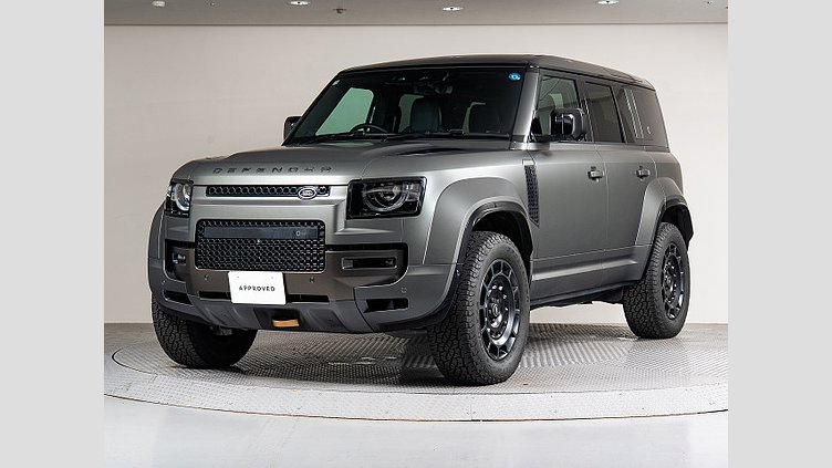 2024 認定中古車 Land Rover Defender 110 フェローグリーン P635 ガソリンV8マイルドハイブリッド OCTA Edition One