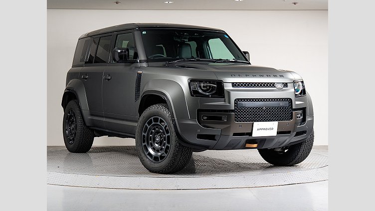 2024 認定中古車 Land Rover Defender 110 フェローグリーン P635 ガソリンV8マイルドハイブリッド OCTA Edition One