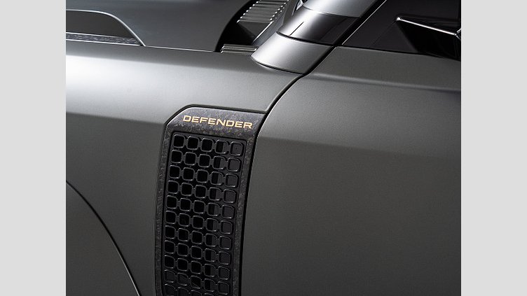 2024 認定中古車 Land Rover Defender 110 フェローグリーン P635 ガソリンV8マイルドハイブリッド OCTA Edition One