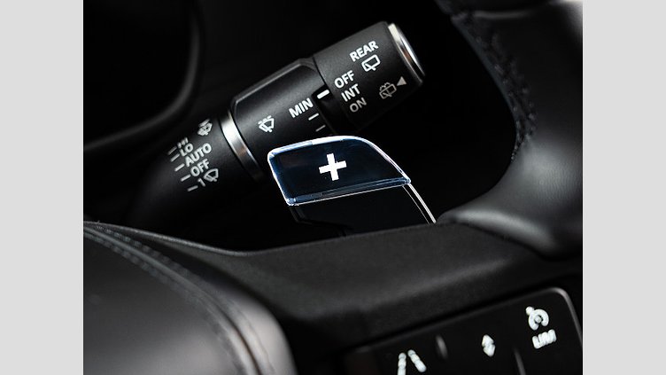 2024 認定中古車 Land Rover Defender 110 フェローグリーン P635 ガソリンV8マイルドハイブリッド OCTA Edition One