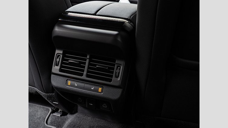 2024 認定中古車 Land Rover Range Rover Evoque フジホワイト D200マイルドハイブリッド（ディーゼル） Standard Wheelbase S