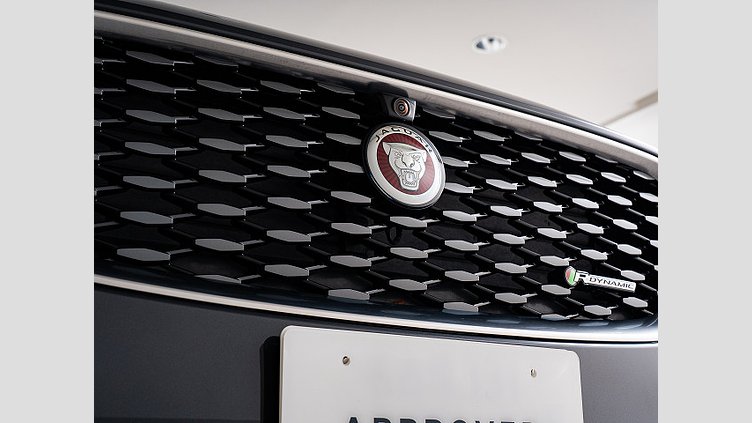 2021 認定中古車 Jaguar E-Pace カルパチアングレイ P250 AWD（オートマチック） R-DYNAMIC S