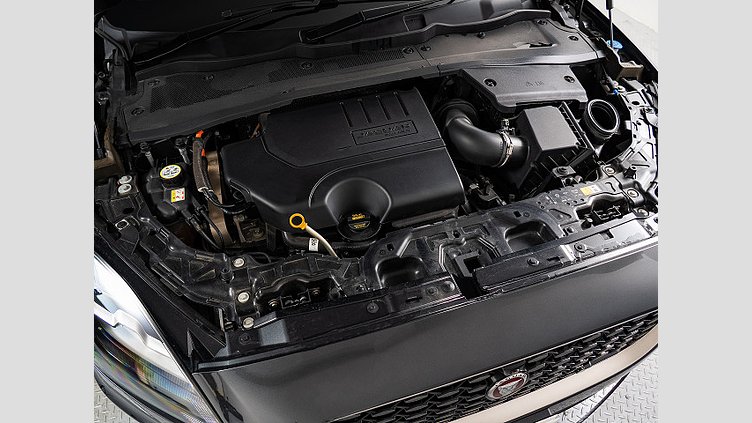 2021 認定中古車 Jaguar E-Pace カルパチアングレイ P250 AWD（オートマチック） R-DYNAMIC S