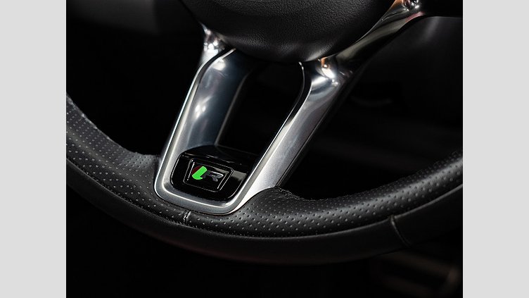 2021 認定中古車 Jaguar E-Pace カルパチアングレイ P250 AWD（オートマチック） R-DYNAMIC S