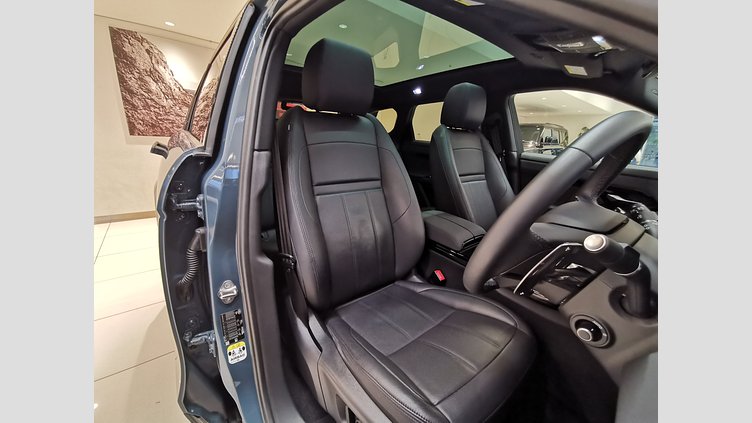 2024 認定中古車 Land Rover Range Rover Evoque トライベッカブルー D200マイルドハイブリッド（ディーゼル） Standard Wheelbase S