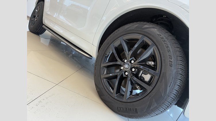 2024 認定中古車 Land Rover Discovery Sport フジホワイト D200マイルドハイブリッド（ディーゼル） 標準ホイール S
