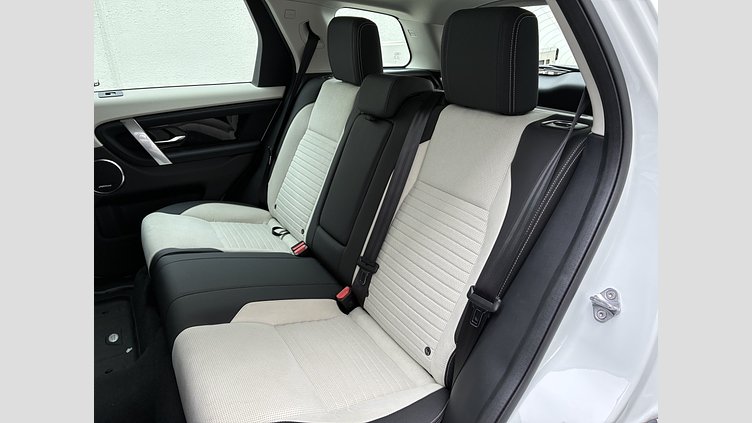2024 認定中古車 Land Rover Discovery Sport フジホワイト D200マイルドハイブリッド（ディーゼル） 標準ホイール S