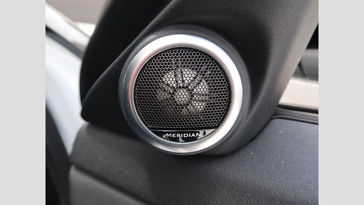 2024 認定中古車 Land Rover Range Rover Evoque フジホワイト D200マイルドハイブリッド（ディーゼル） スタンダードホイールベース DYNAMIC SE