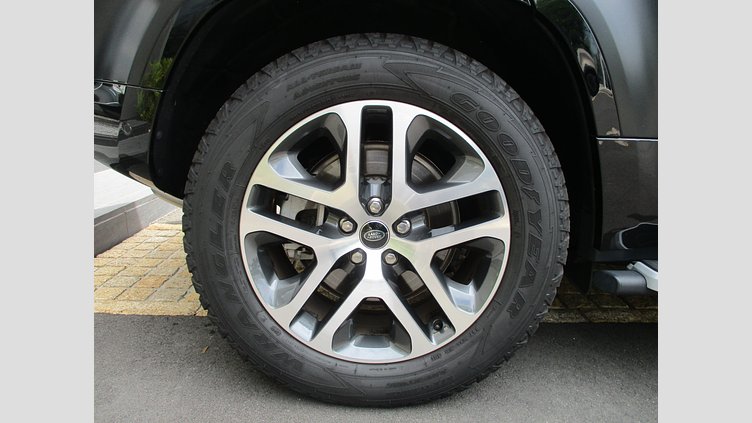 2023 認定中古車 Land Rover Defender 110 アイガーグレイ D300 AWD（AT） X-DYNAMIC SE