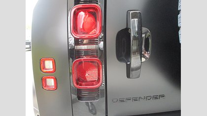 Defender 110 18