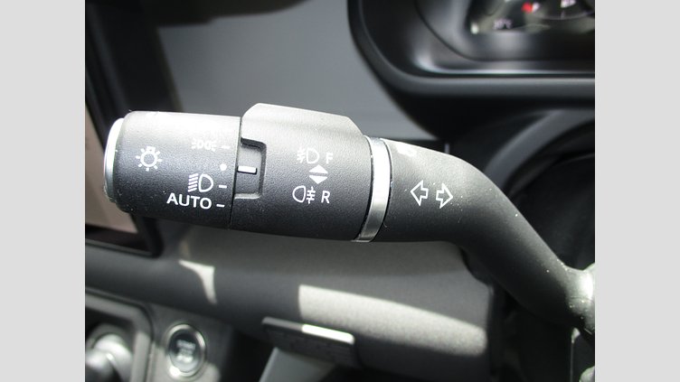 2023 認定中古車 Land Rover Defender 110 アイガーグレイ D300 AWD（AT） X-DYNAMIC SE