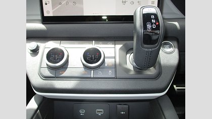 Defender 110 41