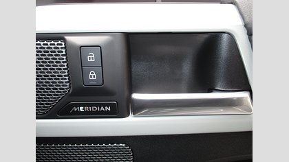 Defender 110 49
