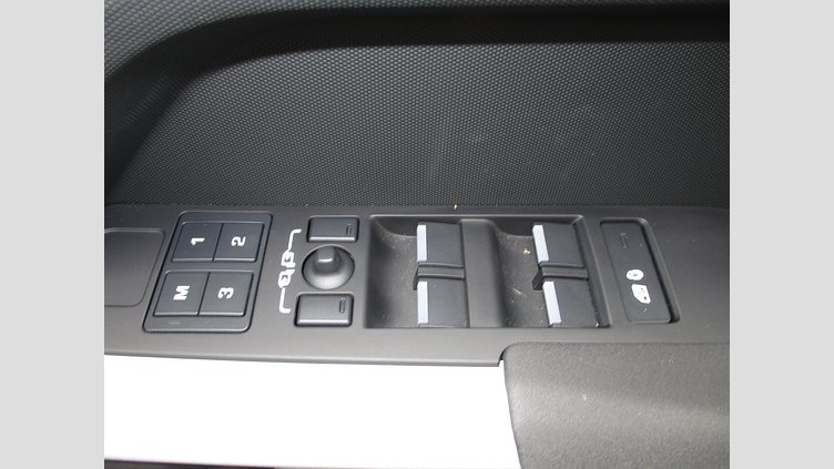 2023 認定中古車 Land Rover Defender 110 アイガーグレイ D300 AWD（AT） X-DYNAMIC SE