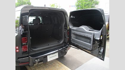 Defender 110 14