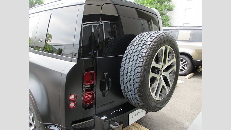 2023 認定中古車 Land Rover Defender 110 アイガーグレイ D300 AWD（AT） X-DYNAMIC SE