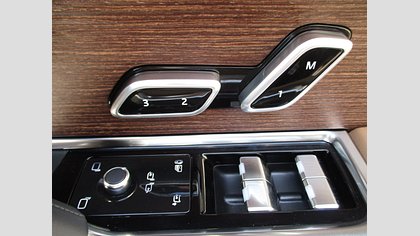 Range Rover 36