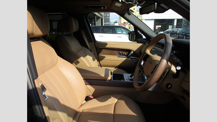 2024 認定中古車 Land Rover Range Rover サントリーニブラック P530 AWD（AT） スタンダードホイールベース Autobiography
