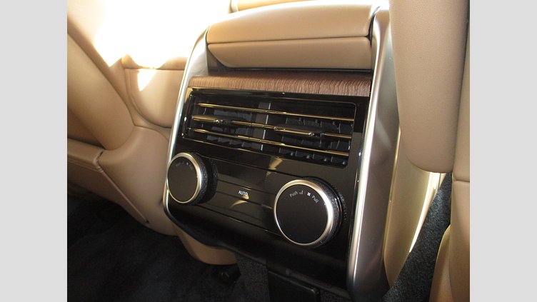 2024 認定中古車 Land Rover Range Rover サントリーニブラック P530 AWD（AT） スタンダードホイールベース Autobiography