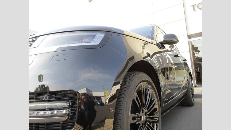2024 認定中古車 Land Rover Range Rover サントリーニブラック P530 AWD（AT） スタンダードホイールベース Autobiography