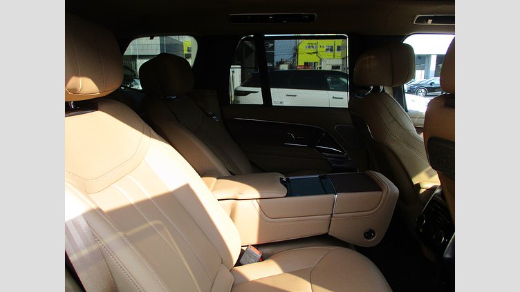 2024 認定中古車 Land Rover Range Rover サントリーニブラック P530 AWD（AT） スタンダードホイールベース Autobiography