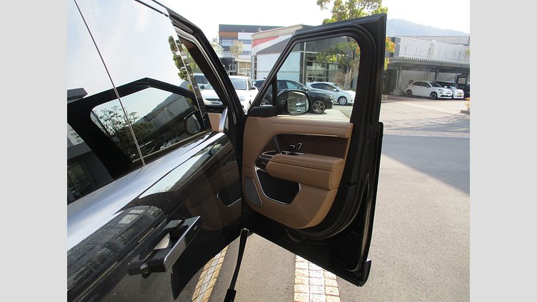 2024 認定中古車 Land Rover Range Rover サントリーニブラック P530 AWD（AT） スタンダードホイールベース Autobiography