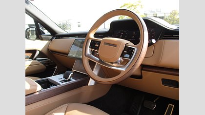 Range Rover 22