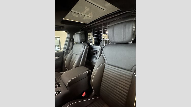 2024 Ny Land Rover Discovery Santorini Black Godt utstyrt Discovery varebil for med rask levering. Pris eks mva 1.024.421,- Dynamic HSE 3.0l 250hk varebil