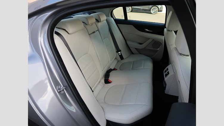 2019 認定中古車 Jaguar XE Eiger Grey 2.0 litre i4D Diesel S