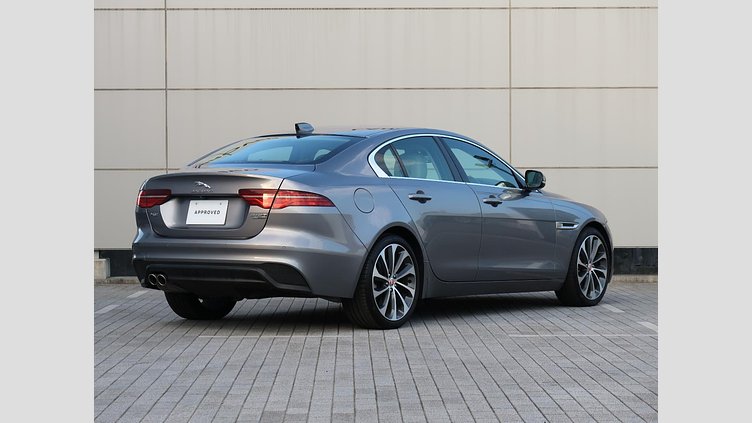 2019 認定中古車 Jaguar XE Eiger Grey 2.0 litre i4D Diesel S