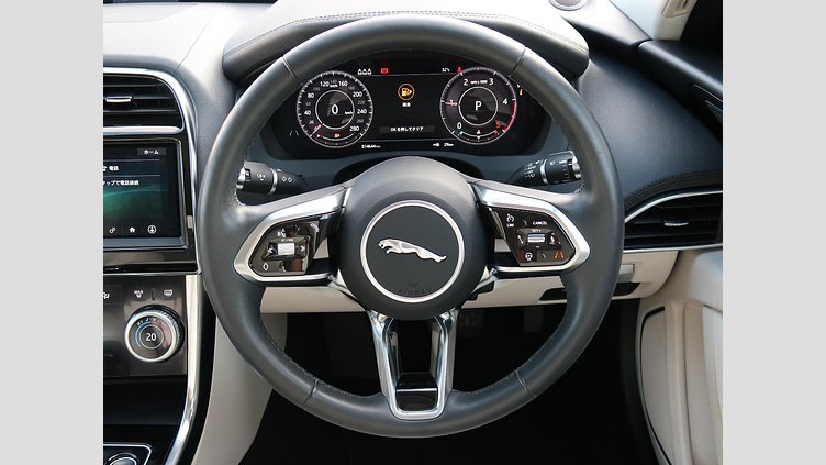 2019 認定中古車 Jaguar XE Eiger Grey 2.0 litre i4D Diesel S