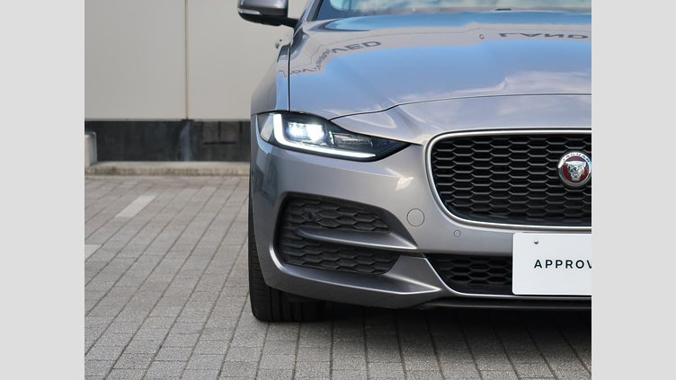 2019 認定中古車 Jaguar XE Eiger Grey 2.0 litre i4D Diesel S