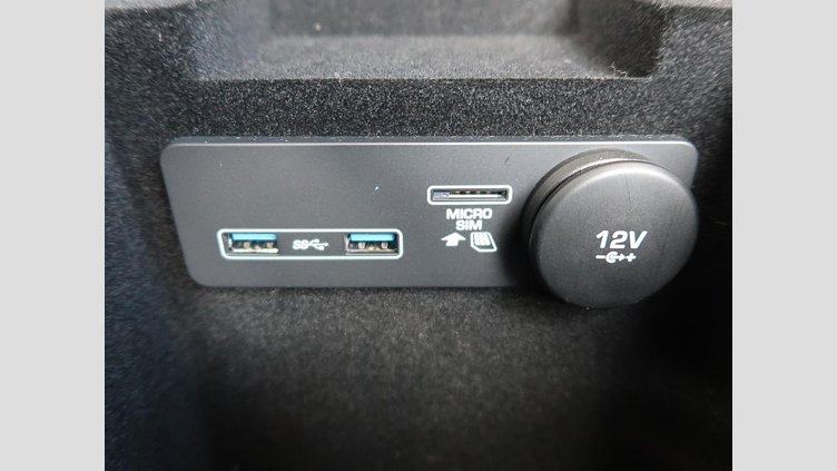 2019 認定中古車 Jaguar XE Eiger Grey 2.0 litre i4D Diesel S